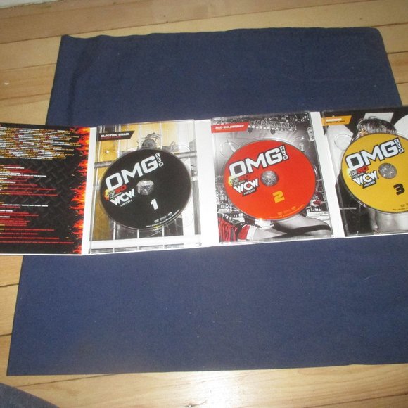 WWE: OMG, Vol. 2: The Top 50 Incidents in WCW History (DVD, 2014, 3-Disc Set) - Picture 3 of 3